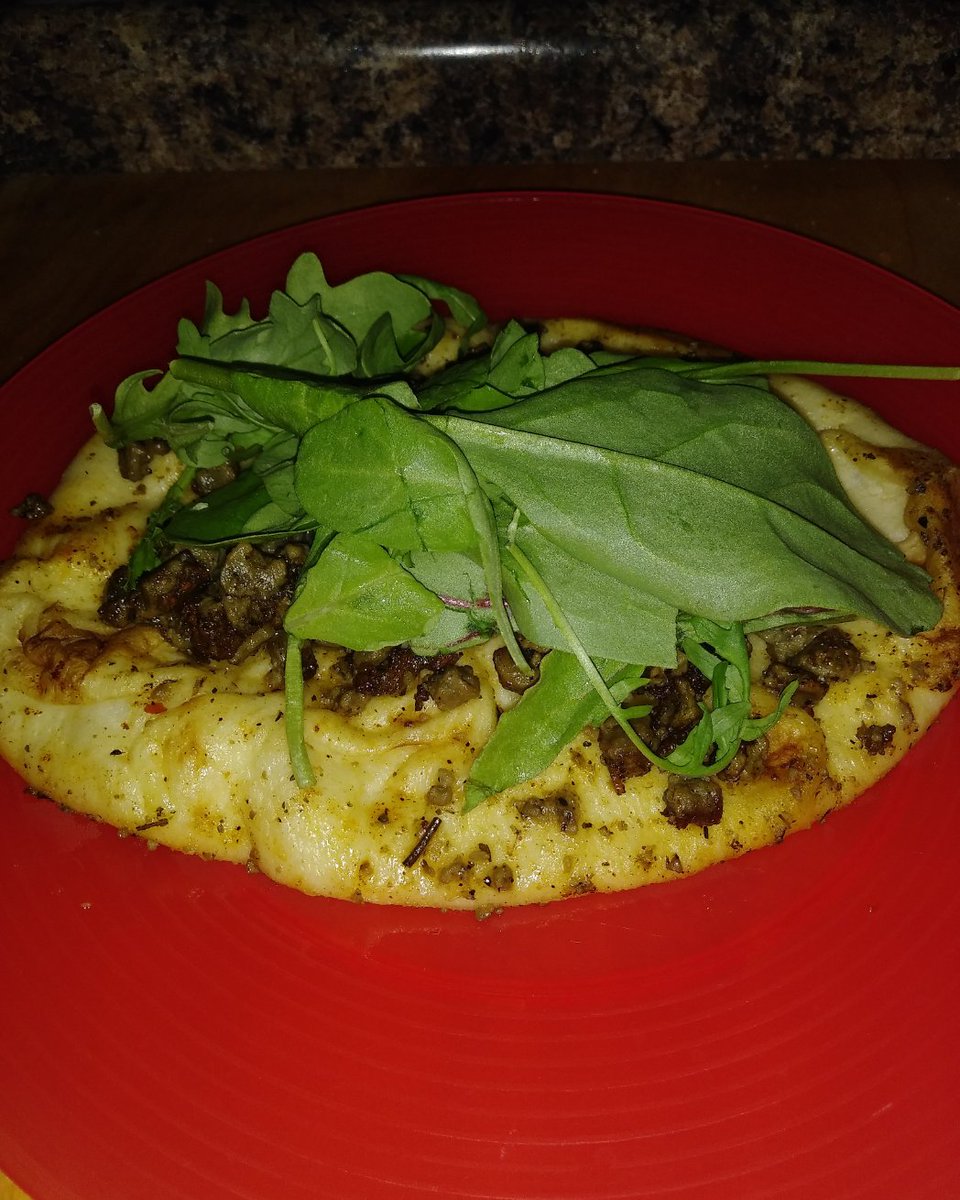 MrUnique74's tweet photo. Come one..come all. Nobody's fading me on my classic Garlic Naan Wrap. Keep that spinach green for the good money and vitality..#steelskitchen #cuisine #vegan #Unique74 https://t.co/G7qwgMd8oU