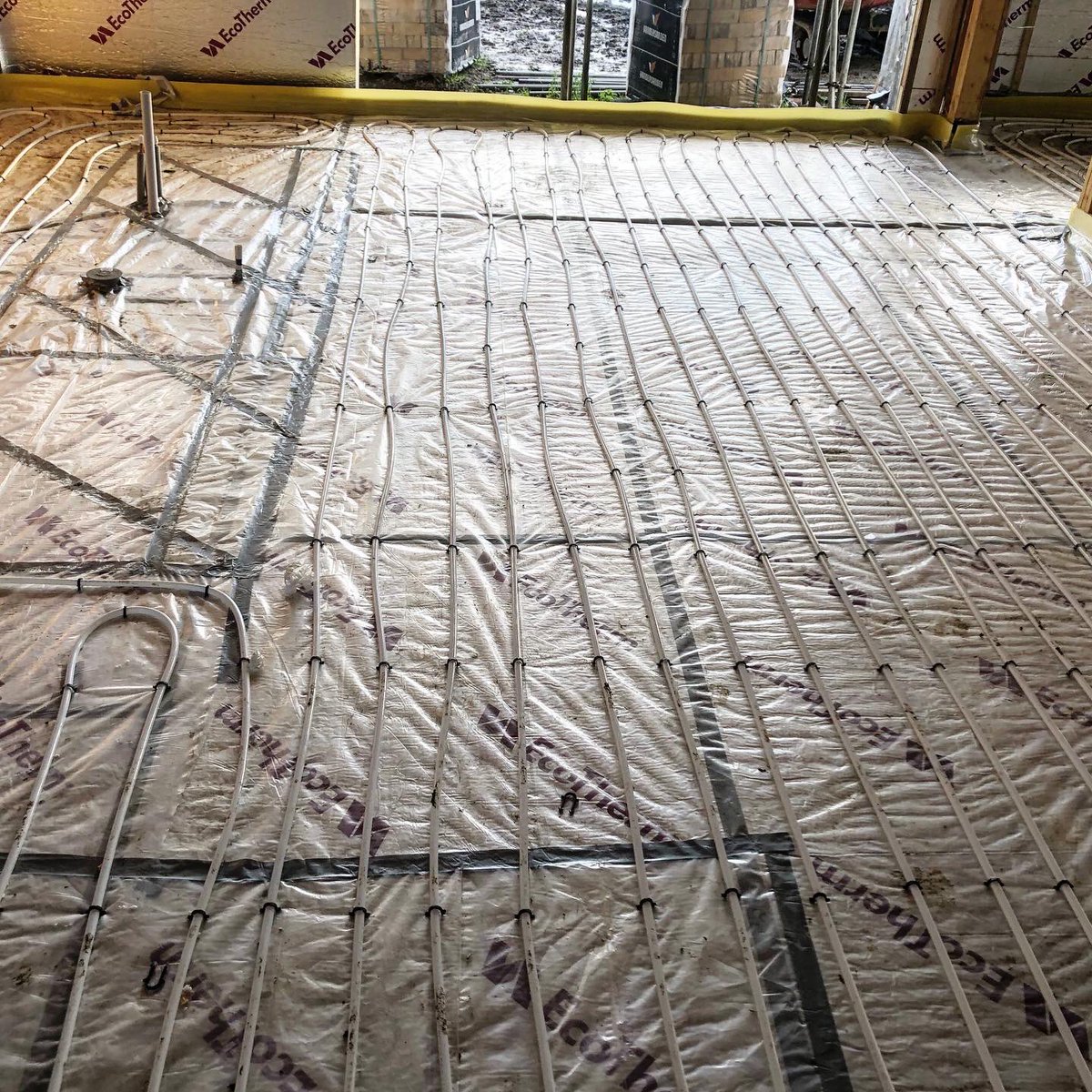 buckinghamplumb's tweet photo. Not tweeted in a while.. 

Just the 1000 odd meters of underfloor laid in 2 days by the team at our Easton job

💪🏼💪🏼💪🏼

All tested &amp; ready for the screed &amp; polished concrete to be poured https://t.co/8FzevtBASW