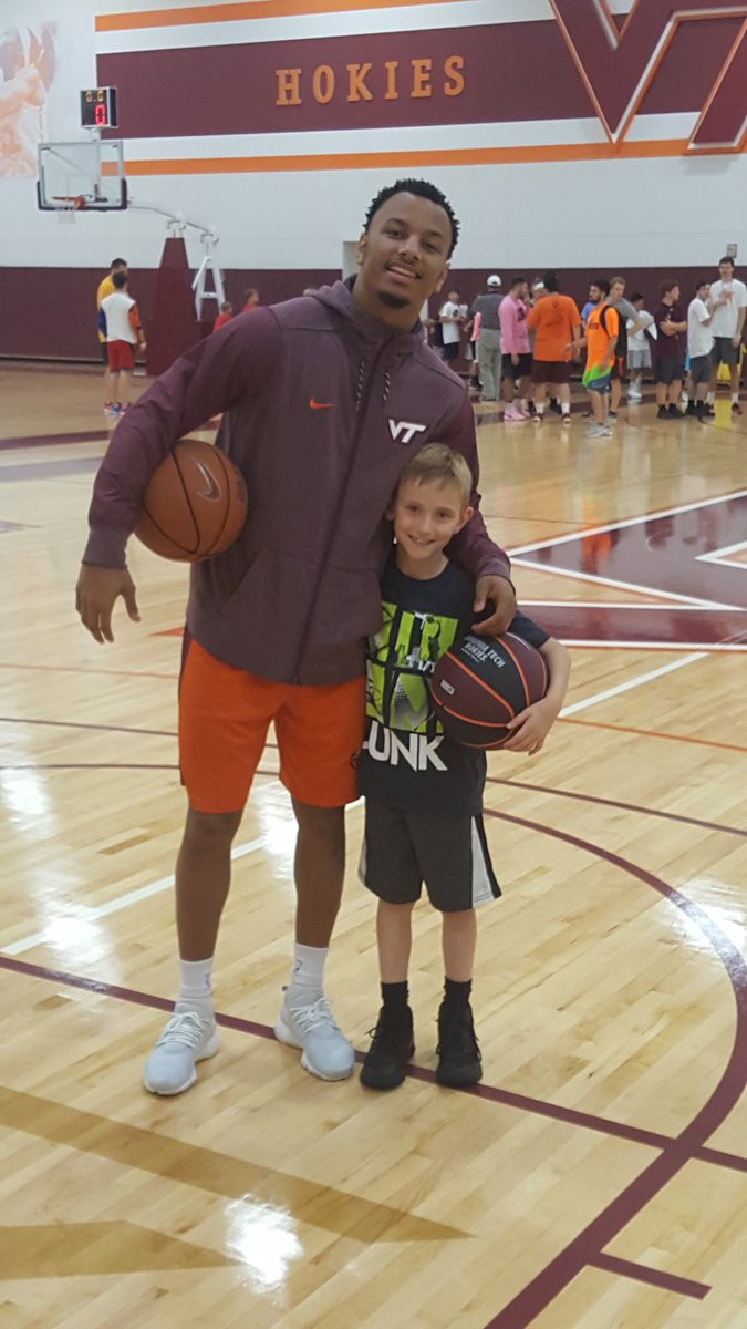 ToddBurchett's tweet photo. @5Alive_ My oldest son Isaac at Buzz's camp - he has the same bday as KB so he thought he was cool! You and I sat together in 1st class when you went up to Washington to workout for them before the draft...it was early in the am so you got some zzzz's - lol! 💤😄 https://t.co/tGjQwq6ydQ