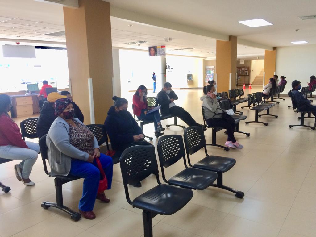 SaludImbabura's tweet photo. Tulcán | Cumpliendo con la trilogía lavado de manos, uso de mascarilla y distanciamiento, el Hospital Luis G. Dávila brinda atención en preparación de consulta externa a los usuarios de las 16 especialidades. #YoSoyMS https://t.co/Xg5BhSLgMr