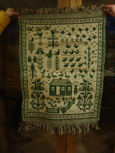 SelbyHouse's tweet photo. I've heard of reversible coats, but reversible tapestries? Only in Olsztyn is seems. Life in Warsaw was full of surprises! https://t.co/LROjYN9Ptw