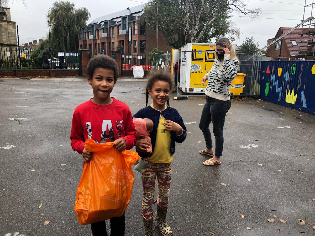UKAkshayaPatra's tweet photo. Hot, nutritious meals to children from our purpose-built kitchen designed to cook 9,000 meals a day. We’ve been serving children for the last 20 years, in India and in the UK since the last two years. https://t.co/9K7q4CT2jo

#ENDCHILDFOODPOVERTY #HolidayHunger @MarcusRashford https://t.co/jCPlKW8gkm