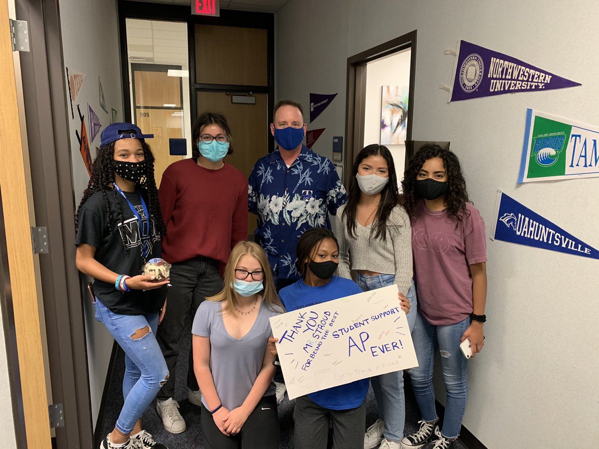 taylorhstrack's tweet photo. Happy National Principals Month! Thanks for all you do for our great school! ⁦@THS_Mustangs⁩ ⁦@MStoneTHS⁩ ⁦@KEFuquay⁩ ⁦@Kbstroud⁩ ⁦@drfjblack⁩ ⁦@kathylsteen⁩ ⁦@grantmsmith90⁩ &amp; Mr. Williamson https://t.co/l9WNmfKvti