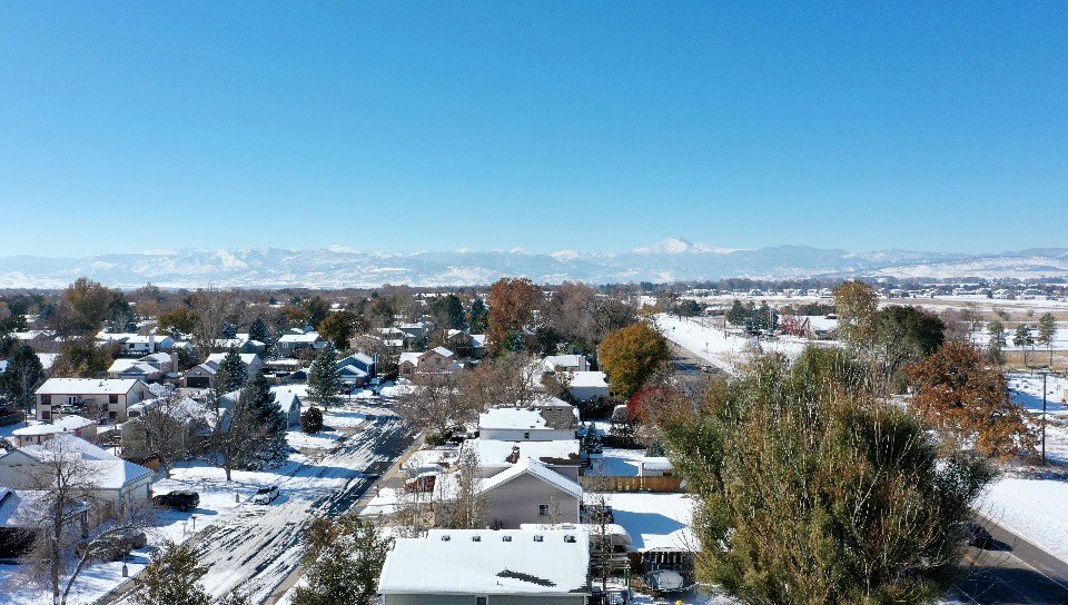 FlyingHighPhoto's tweet photo. Snowy weekend led to a nice photo shoot. Luckily there is no smoke now from Longmont. #flyinghigh #flyinghighphotography #dronephotography #djimavicpro2 #snow #colorado https://t.co/9DxLX9ddKo