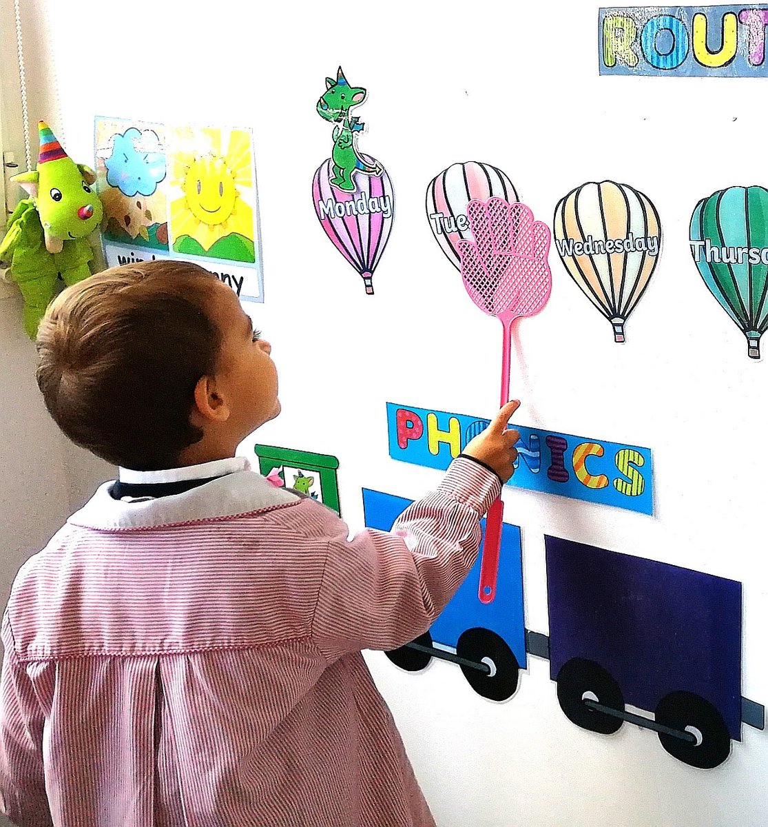 colegioaitana's tweet photo. This is how we enjoy and learn with Magic during our #EnglishProject. Playing with Magic we improve communication and confidence skills in #MagicTalk. We also learn new concepts and vocabulary playing and having fun with Magic. #somosaitana #magicproject #EnglishProject 🇬🇧 https://t.co/Z6yoHuYf9v
