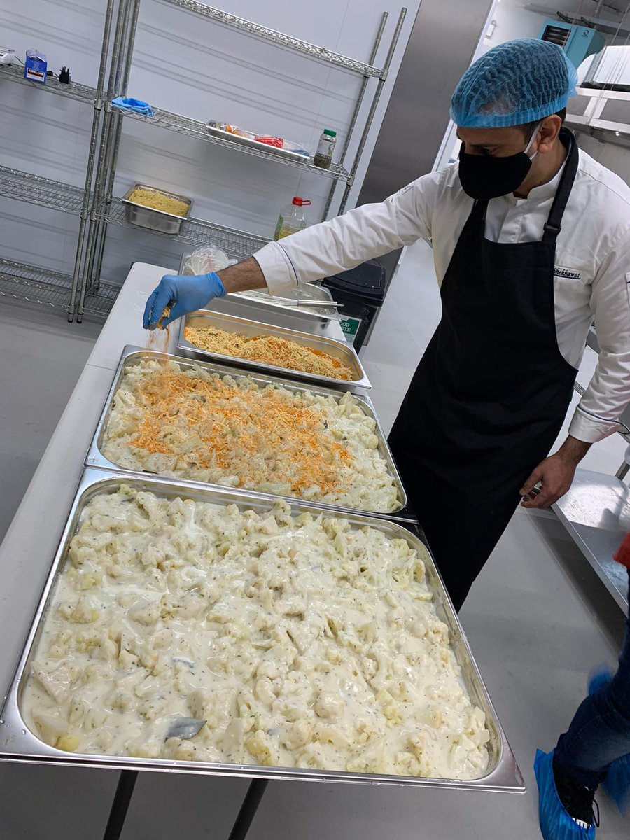 UKAkshayaPatra's tweet photo. Hot, nutritious meals to children from our purpose-built kitchen designed to cook 9,000 meals a day. We’ve been serving children for the last 20 years, in India and in the UK since the last two years. https://t.co/9K7q4CT2jo

#ENDCHILDFOODPOVERTY #HolidayHunger @MarcusRashford https://t.co/jCPlKW8gkm