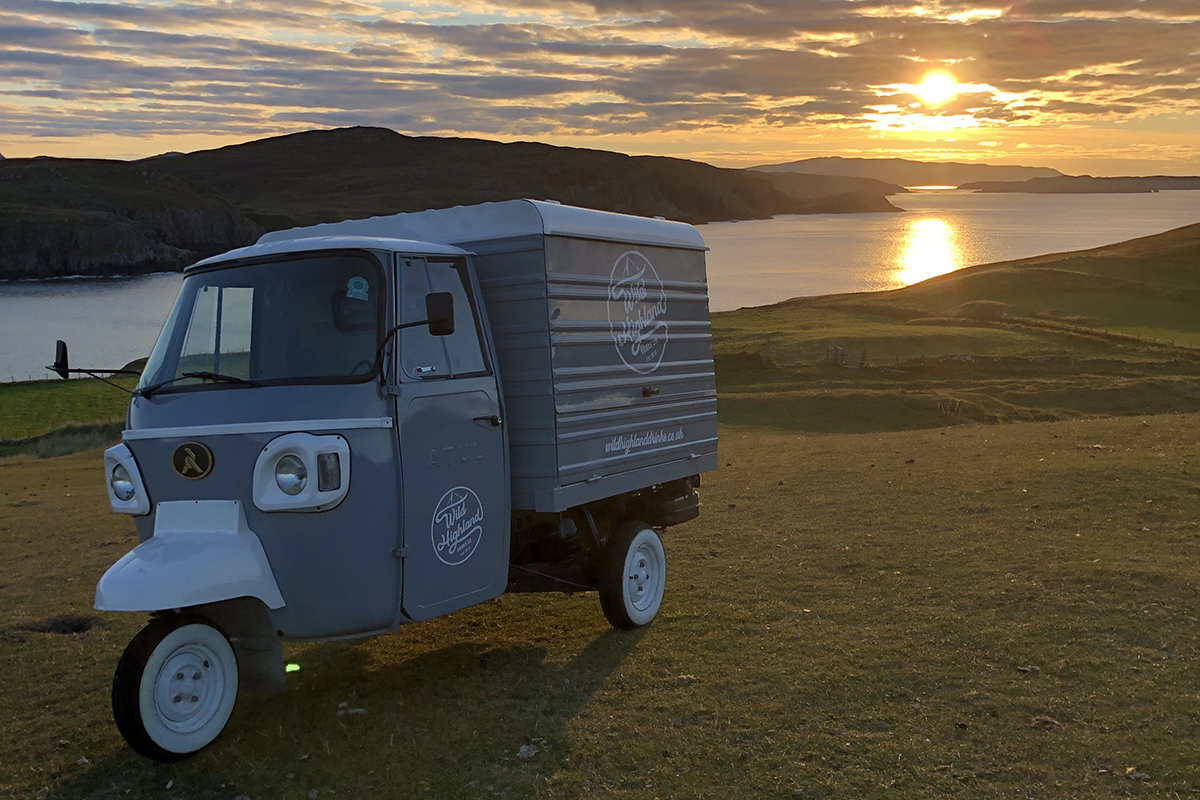 tietheknotscot's tweet photo. If you're planning a remote wedding, but still want some creature comforts, listen up: Wild Highland Drinks Co.'s travelling bar is here to help you toast to married life wherever you say 'I do' 🍾 🥂 
https://t.co/2jHmQJqWVO https://t.co/dYIOnkinTS