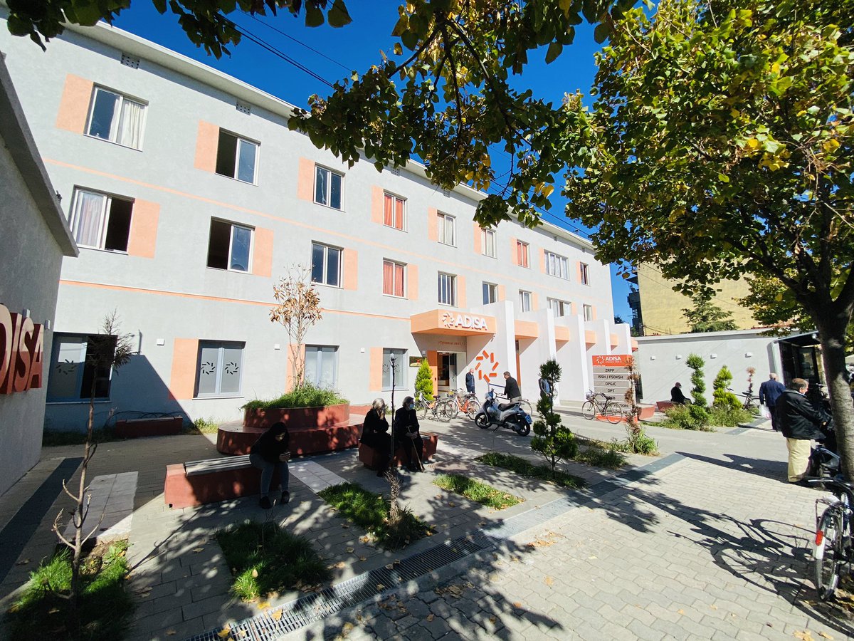 lorin_ymeri's tweet image. Çdo ditë kujdesemi që të shërbejmë me dedikim dhe korrektësi qytetarët e Shkodrës duke zbatuar njëkohësisht me rigorozitet masat kundër Covid-19!

#ADISAShkodër
#VëmendjaJonëTi  
#ShërbimePublike

#Maskë😷#Distancë↔️ #Higjienë🧼

#MbroShëndetin