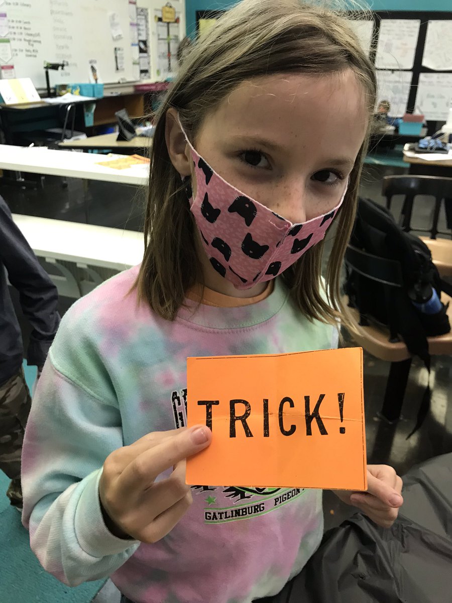 Halloween Room Transformation practicing different math skills!  🎃👻🧡
#HappyHalloween 
#thirdgrademath
<a href="/JenniferWarden5/">Jennifer Warden</a> @RES_halexander