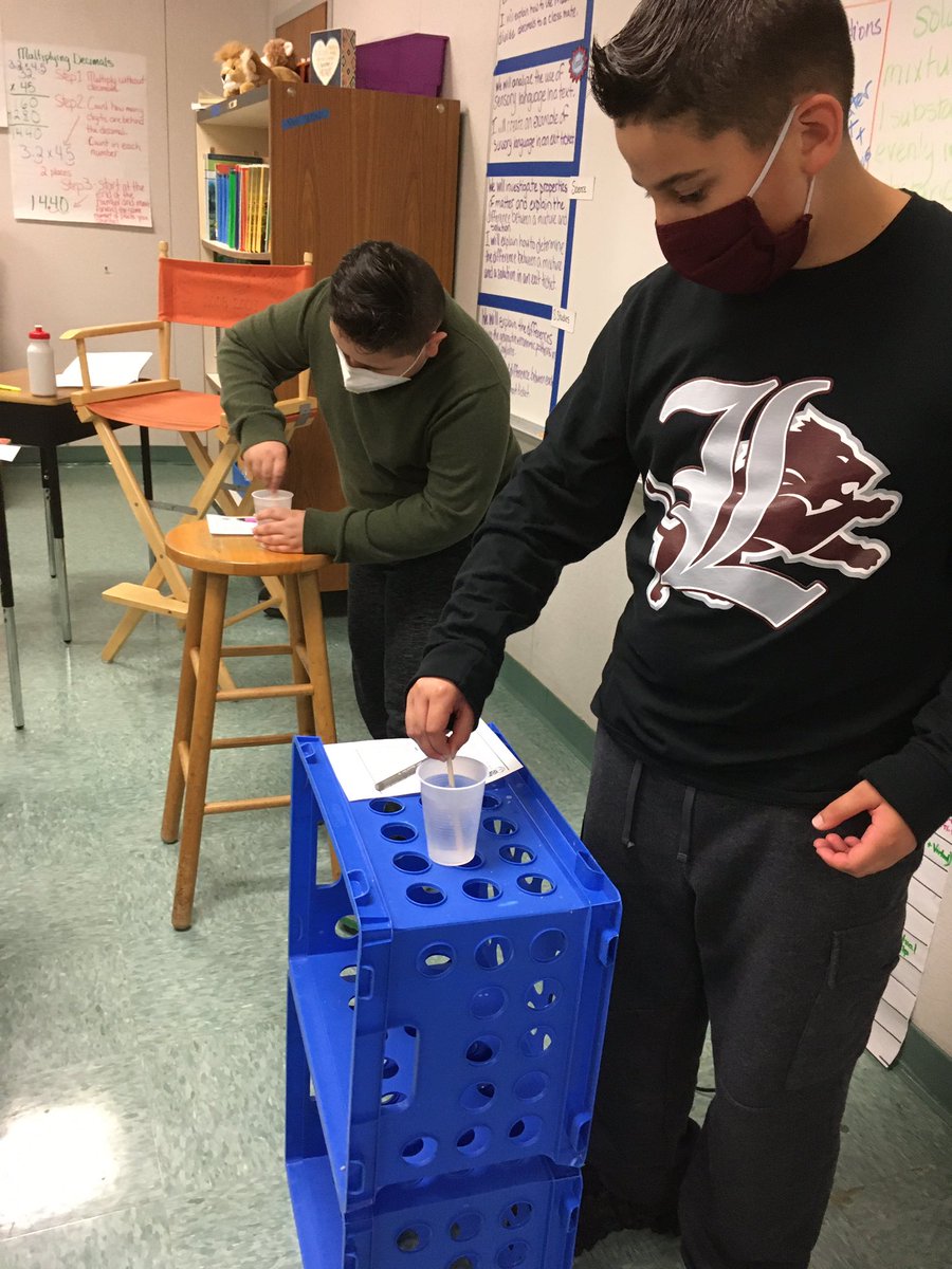 MsSt7Simmons's tweet photo. Mixing it up in science #NavProud #LoveMyLISD https://t.co/yPvqxvaLRG