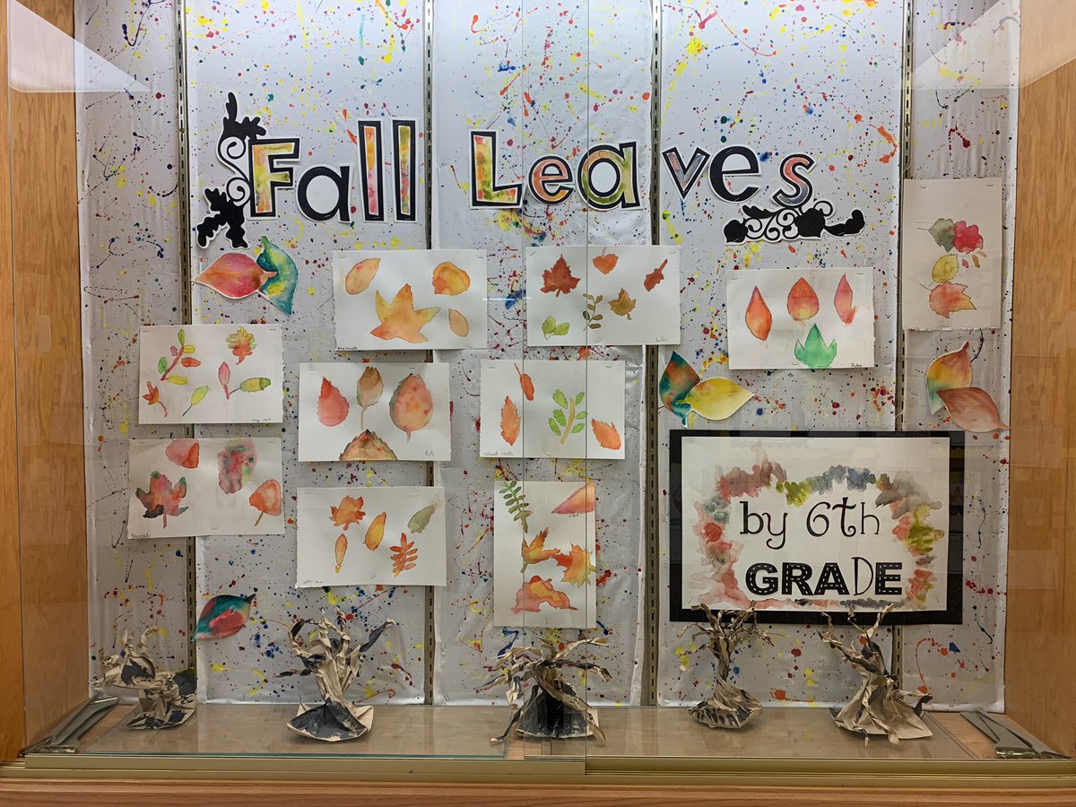 katie_kreative's tweet photo. 5th &amp; 6th graders can’t mask their creativity this year! 6th graders used watercolor to paint fall leaves and 5th &amp; 6th made “Behind the Mask Self-Portraits” #creativestudents #awesomestudents https://t.co/0YiGiIEdiQ