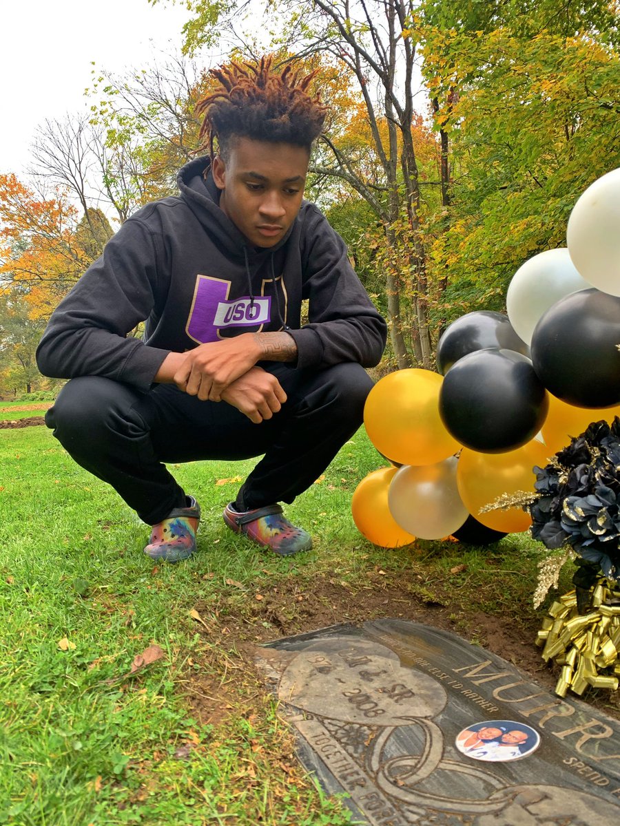 RashanMurray's tweet photo. Happy Birthday Dad ๐๐พ๐ค Love ya Imma get our family out for you ๐ฏ๐ซ #Rwgdad https://t.co/QDp5cZ2CZF