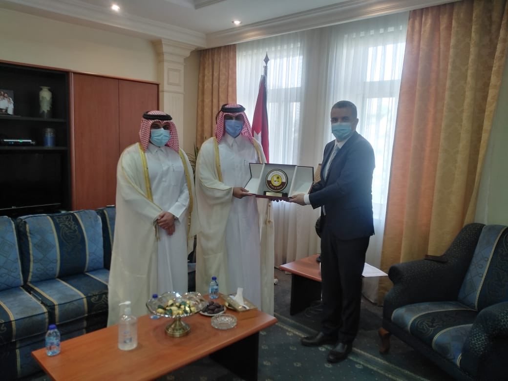 YousefRBataine1's tweet photo. تشرفت باستقبال سعادة الشيخ سعود بن ناصر بن جاسم آل ثاني سفير دولة قطر الشقيقة @QatarEmb_Amman لدى المملكة. جهود مخلصة في تقوية جسور التعاون والتنسيق لمصلحة بلدينا الشقيقين. https://t.co/S3W57UDvzX