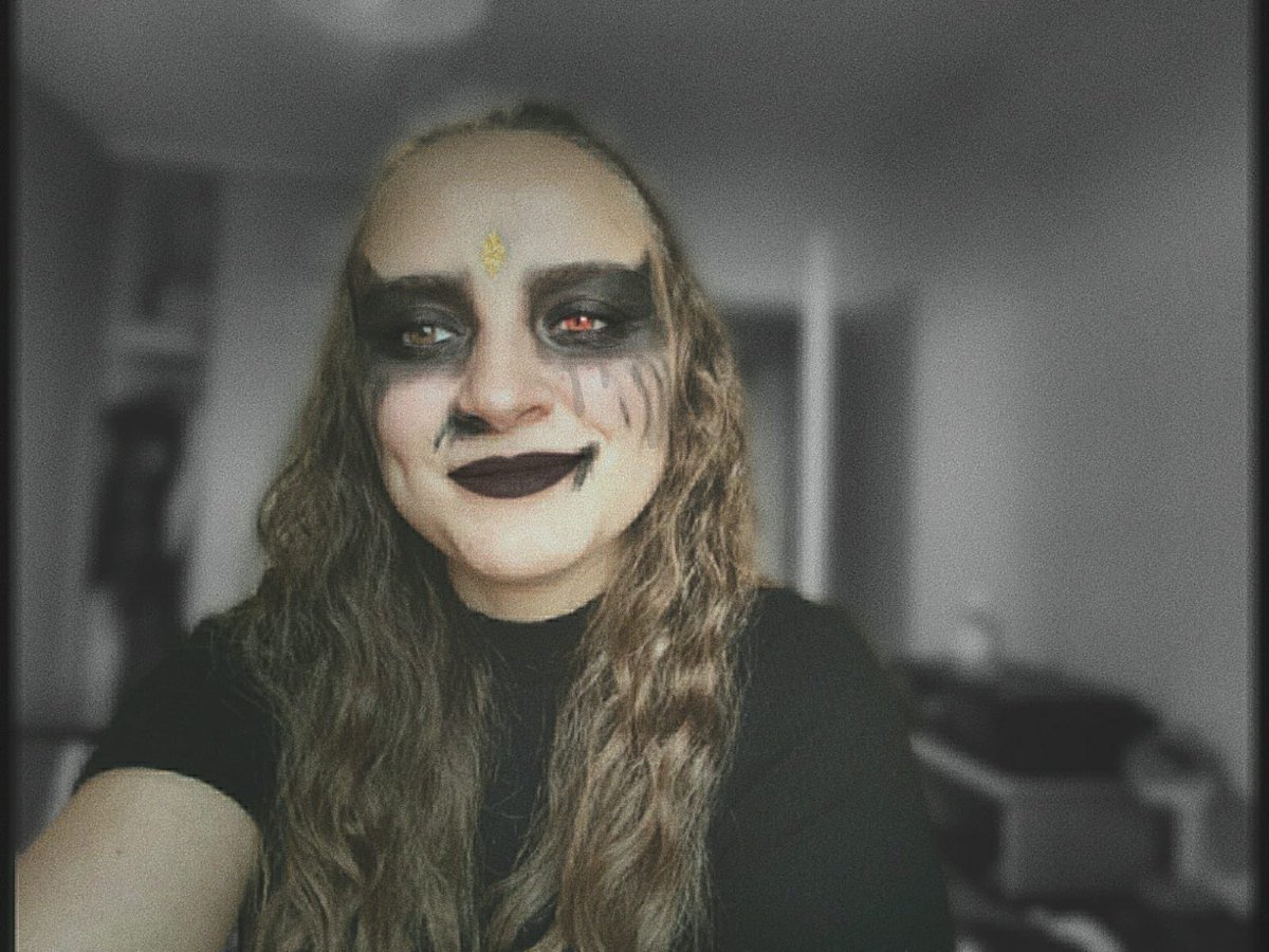 meloperfect_'s tweet image. My entry for the #LPMakeUpComp #TheLPShow 🖤

Here is a make up inspiration by Lexa in The 100 !!