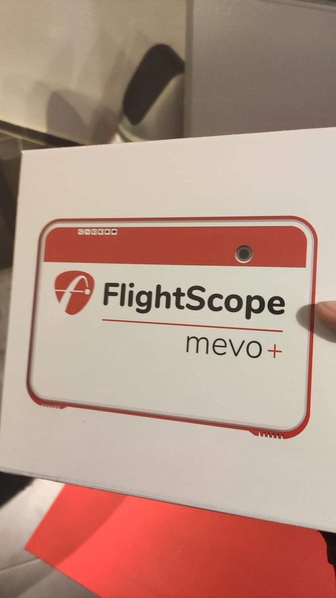 GolfBombs's tweet image. Working on my own golf game with lockdown looming #flightscopemevoplus