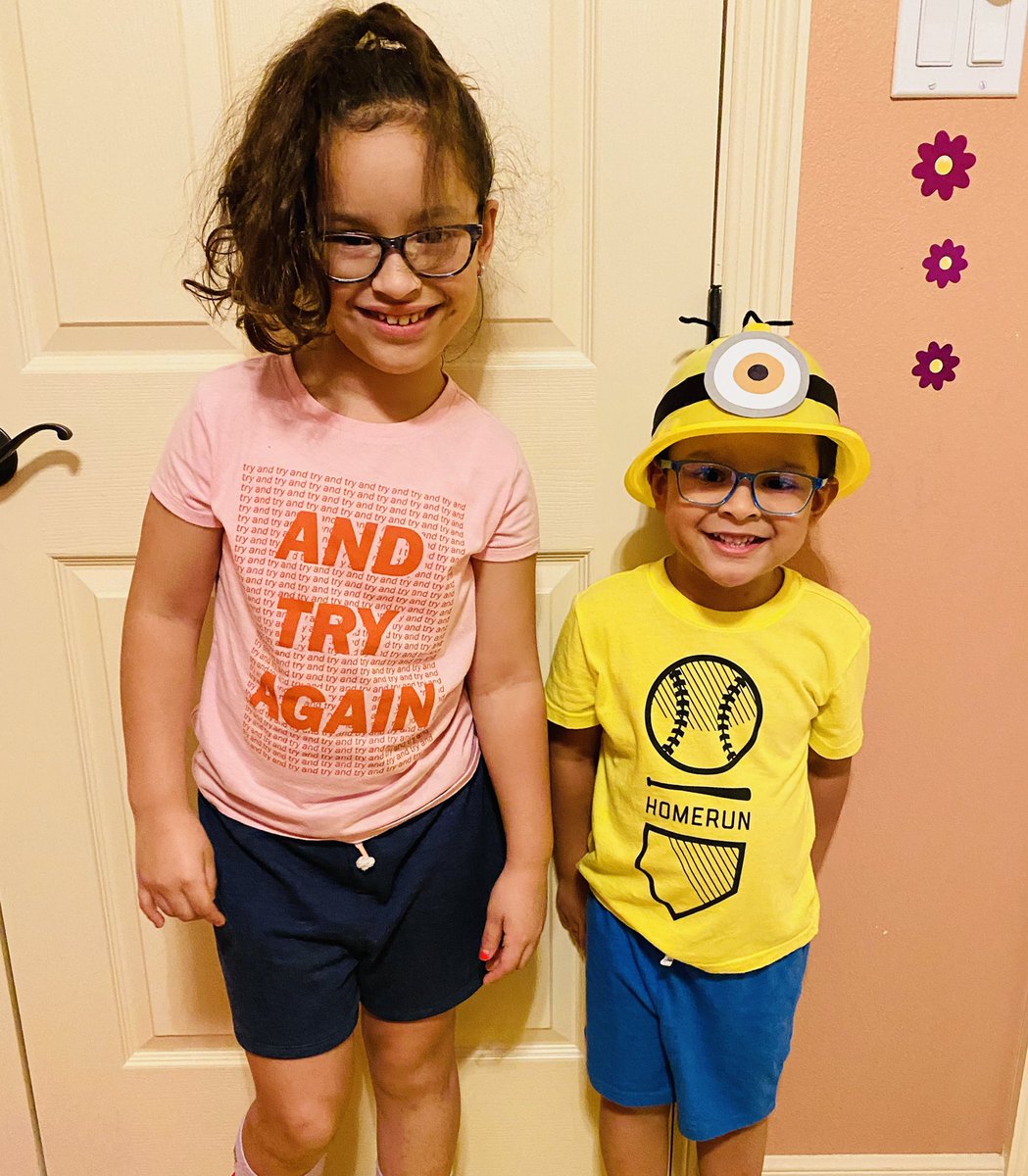 bazuviri's tweet photo. More Red Ribbon Week fun! Kids Sporting their CRAZY hair 🤪and CRAZY Hat 🤪to communicate how CRAZY it is to do drugs and be a Bully @perezpioneers #shewokeuplikethat #minion https://t.co/Rit9M7zx1w