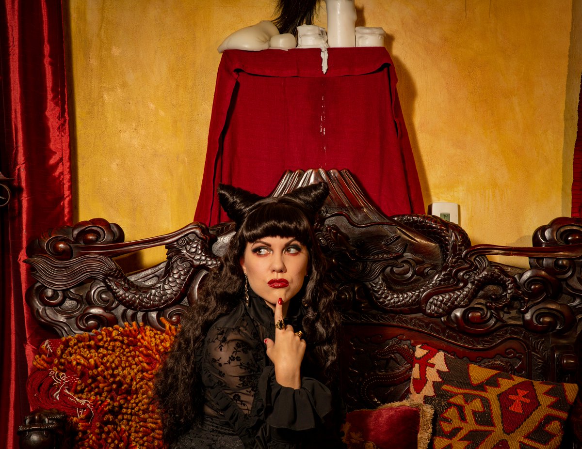 JENNIZZLES's tweet photo. It was my PIG SHIT HOUSEMATE, NANDOR THE RELENTLESS!! - Nadja of @theshadowsfx
Photography by @BondJohnBond // Make up by @MissChrissyLyn // Wigs by Jessica Mills
#WWDITS #Nadja #NandorTheRelentless #WhatWeDointheShadows #Halloween2020 #vampirecouple https://t.co/RqV6SK50BR