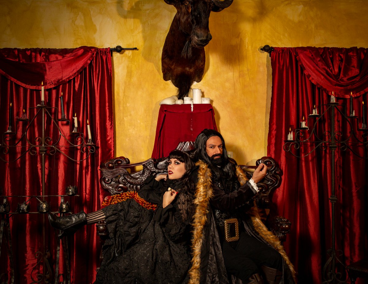 JENNIZZLES's tweet photo. It was my PIG SHIT HOUSEMATE, NANDOR THE RELENTLESS!! - Nadja of @theshadowsfx
Photography by @BondJohnBond // Make up by @MissChrissyLyn // Wigs by Jessica Mills
#WWDITS #Nadja #NandorTheRelentless #WhatWeDointheShadows #Halloween2020 #vampirecouple https://t.co/RqV6SK50BR