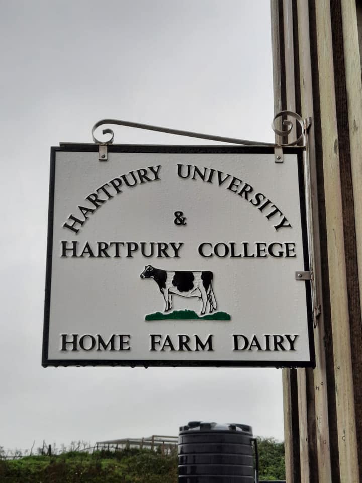 SelektSystem's tweet photo. Very grateful to @Hartpury for having us today and helping us with filming for our new marketing materials. So nice to be out on a farm with livestock! Keep your eyes peeled 👀 for our new SELEKT System website coming soon! Thanks to @FluxxFilms for their hard work @nimrodvet https://t.co/RH4eLNUZ5N