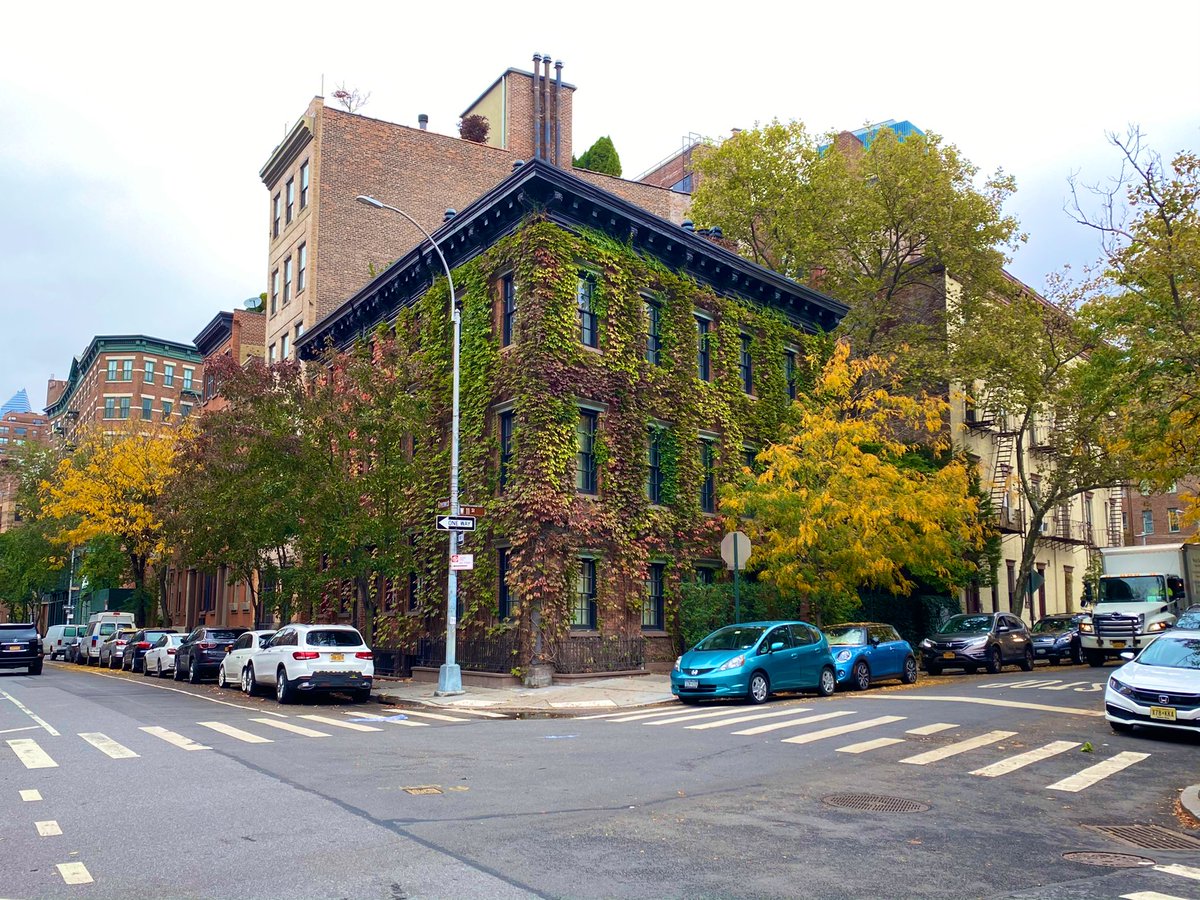 Spotted this autumn-covered home in the west village earlier today 