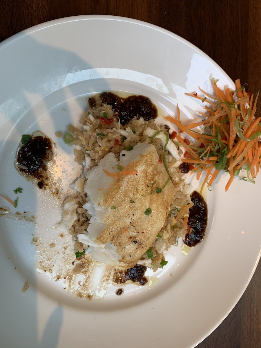 chick8562's tweet photo. @Del_Friscos ordered the lump crab cake wasn’t hot; ordered the sea bass with fried rice, plate wasn’t hot or the food. Finally ordered lobster Mac, noodles were tough and not hot. Today is my anniversary and my husband and I came to enjoy a meal together. Highly disappointed. https://t.co/W5w4S1ifmO