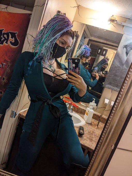 Sometimes I like to be more covered.. but if you wanna see me uncovered.. you gotta join my https://t<a href="/tag/selfie"class="tags"><span>#selfie</span></a><a href="/tag/sexy"class="tags"><span>#sexy</span></a><a href="/tag/candid"class="tags"><span>#candid</span></a><a href="/tag/bigboobs"class="tags"><span>#bigboobs</span></a><a href="/tag/selfportrait"class="tags"><span>#selfportrait</span></a>