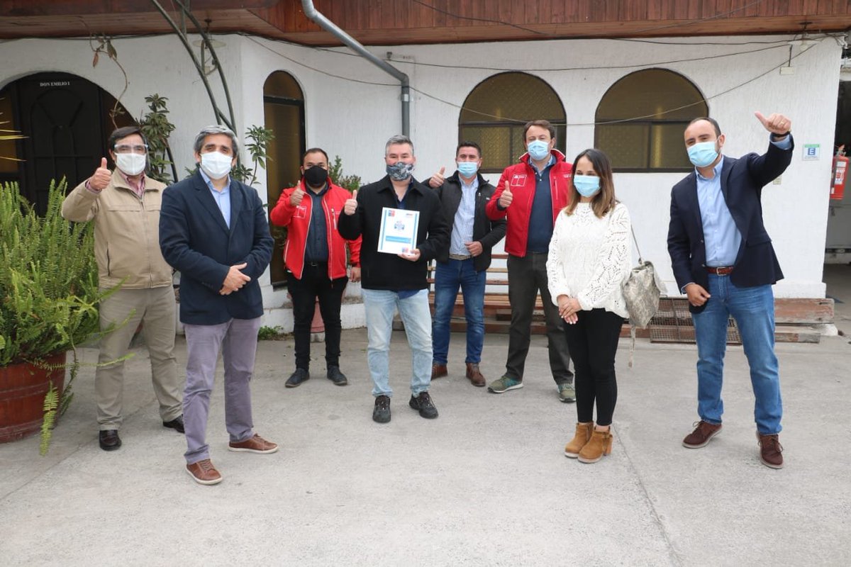 SERCOTECSexta's tweet photo. Entrega de certificados #ReactivateTurismo a beneficiarios de #SanFernando. Hoteles Sta. Teresita, Cordillera y Español, contentos con el apoyo económico que ayudará a solventar gastos de sus negocios en tiempos de crisis.
#ArribaPymes de #OHiggins💙
#ReactivateSercotec https://t.co/CwrMhENbBl