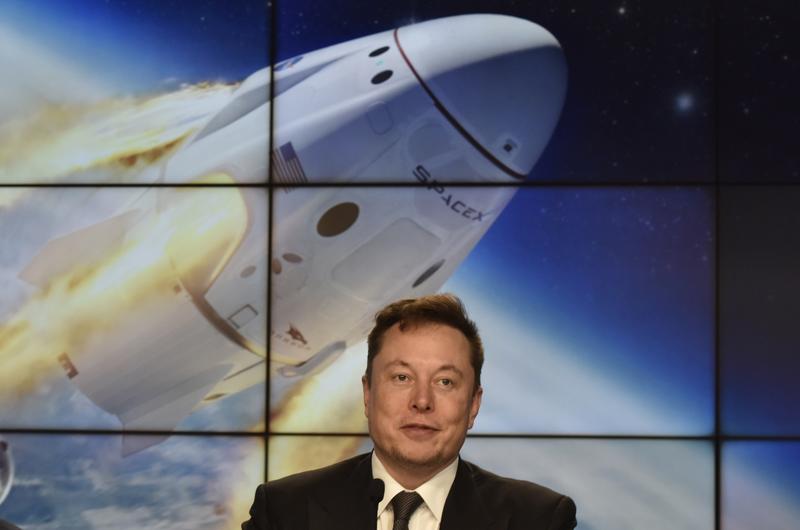 ReutersBiz's tweet photo. Musk's SpaceX pegs initial Starlink internet price at $99 per month: email https://t.co/6gfIx9xXhP https://t.co/YW8nGGYKBq