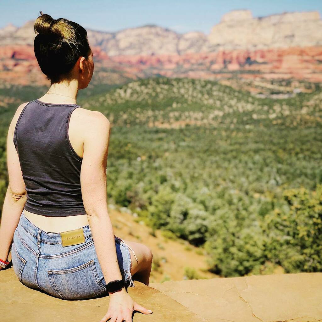 🏜

•
•
•
•
•
•
#femaledj #femaleproducer #femalemusician #femaleviolinist  #edmviolinist #edmlifestyle #edmmusic  #musicproducer #stirlingite #lightworker  #alfiyaglow #futurehousemusic #Divinefeminine #housemusicproducer #internationaldj #spotif… instagr.am/p/CG2_bKqjFb3/