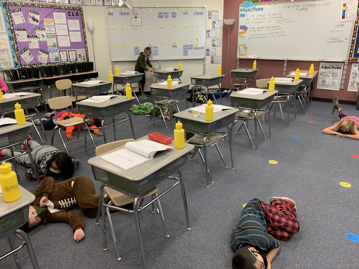 cw_hodson's tweet photo. “Snore” counting by 100s on this pj day! @WeAreCottonwood @PrincipalGriff_ #CWCommunity #why305 @usd305 https://t.co/q2Ak54xRMx