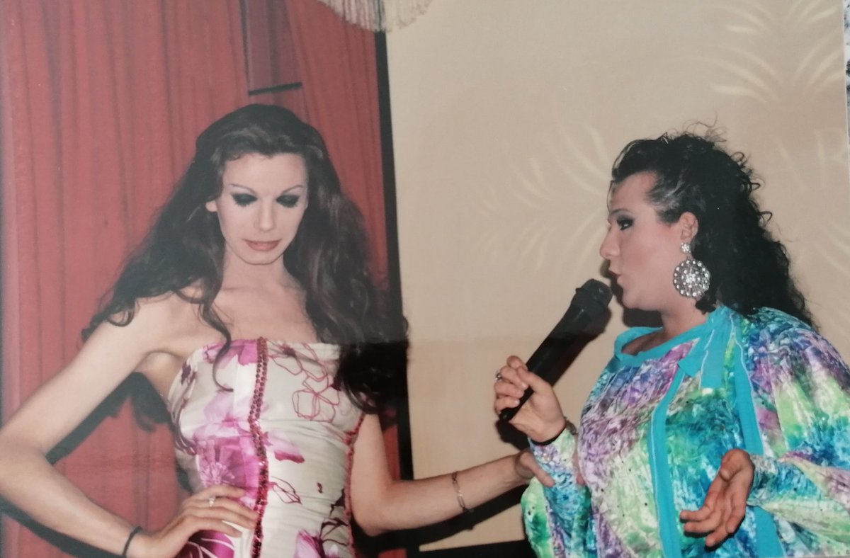 ArtistaSoler's tweet photo. 3 ANIVERSARIO MIÉRCOLES PODEROSOS 28.10.2009 #osariosoler #sevillana #trianera #transexual #recuerdos #sevilla #Twitter #facebook #instagram #isbilia #sevilla #paseocolon #transexualSevilla #lgtbi #trans #transgenero #pose #vogue #portadadevogue #modelo #actriz #altacostura https://t.co/OnYvvoWe2Z