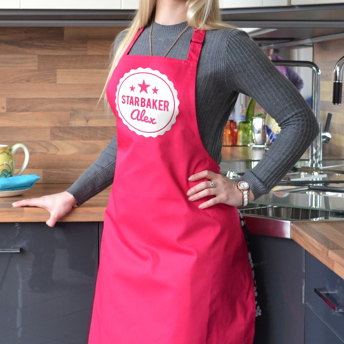 AlwaysPersonal's tweet image. If you're enjoying this year's series of #gbbo then check our our personalised star baker aprons! Available in a range of colours, there is one for every baker!

alwayspersonal.co.uk/collections/pe…