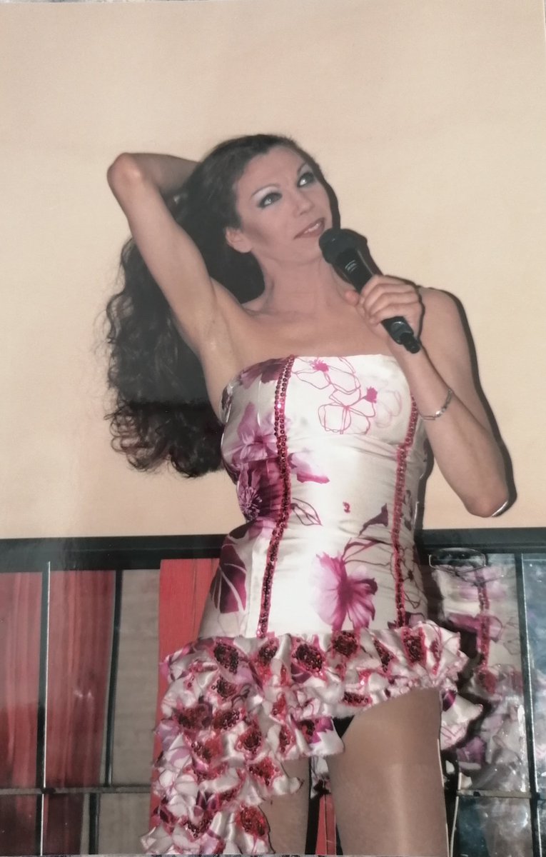 ArtistaSoler's tweet photo. 3 ANIVERSARIO MIÉRCOLES PODEROSOS 28.10.2009 #osariosoler #sevillana #trianera #transexual #recuerdos #sevilla #Twitter #facebook #instagram #isbilia #sevilla #paseocolon #transexualSevilla #lgtbi #trans #transgenero #pose #vogue #portadadevogue #modelo #actriz #altacostura https://t.co/V4DkIYE2q9