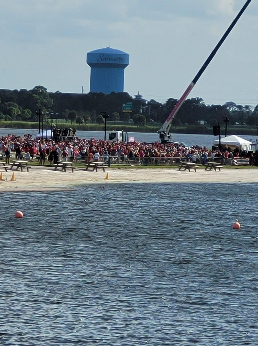 nmo941's tweet photo. They will tell you that the crowd was HUGE, clearly it wasnโt. There is also ZERO social distancing and problem NO #masks
#Florida #IvankaTrump #IvankaGoHome #VoteThemOut #VoteBlueDownBallot https://t.co/RhkzPaWis1