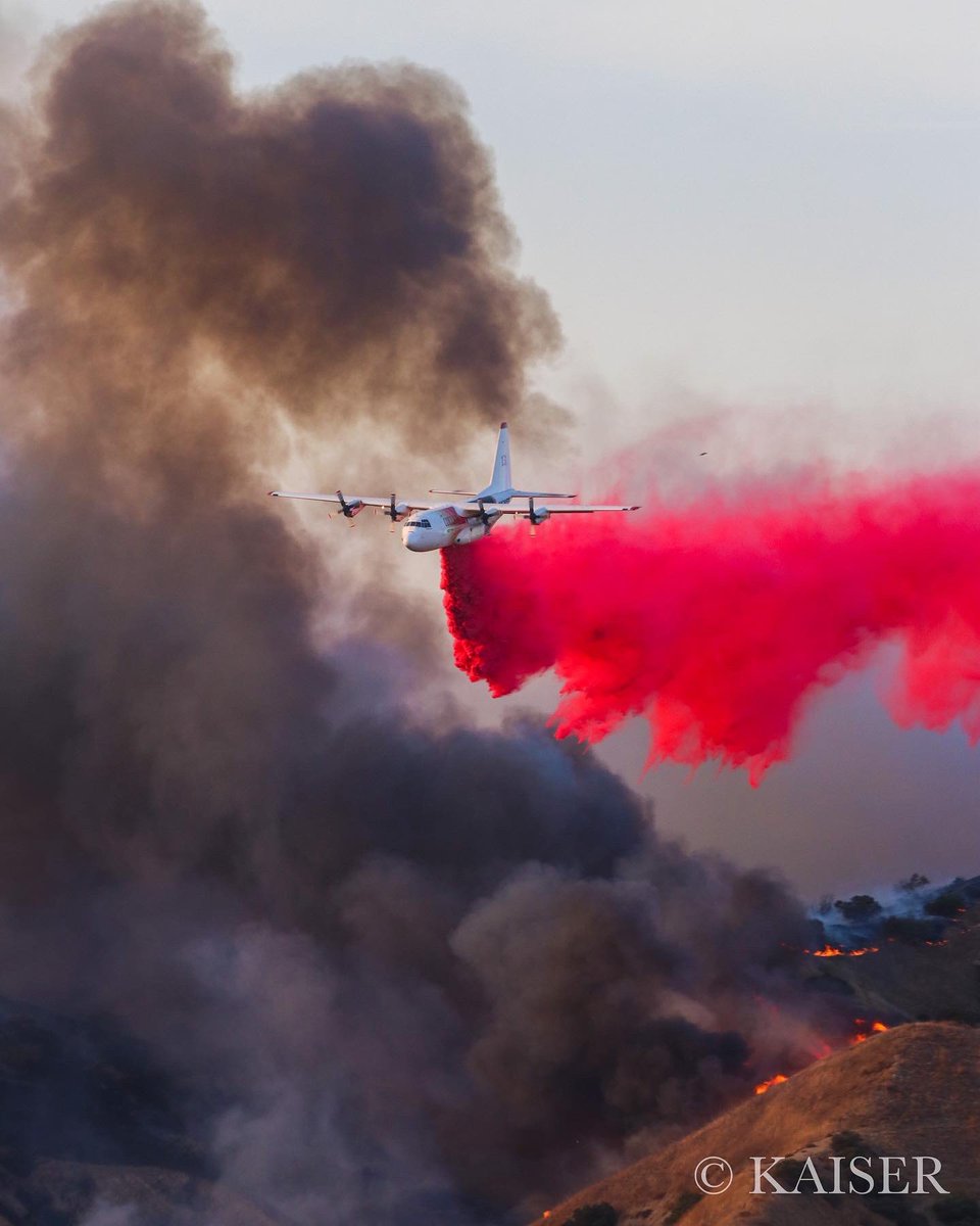 310FIREPHOTO's tweet photo. Tanker 131 making a drop on the #BlueRidgeFire yesterday. https://t.co/Sx4zcgdeEX