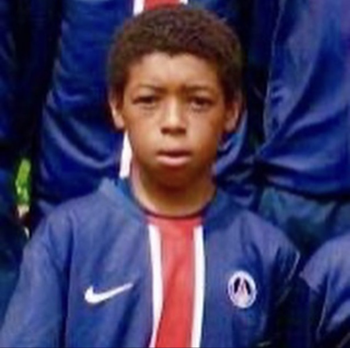 C’est à l’âge de 10 ans, en 2005 qu’il rejoint le centre de formation du PSG.Les joueurs formés au PSG et évoluant en équipe première sont prénommés « titi ».