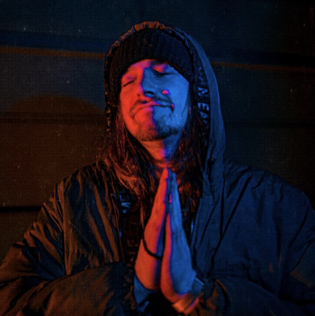 😎 <a href="/GriffinKenna/">Griffin Kenna</a> is a songwriter and bedroom pop producer based in Chicago where he makes vulnerable dark pop songs about love, growth and dreams. buff.ly/37MRoHp