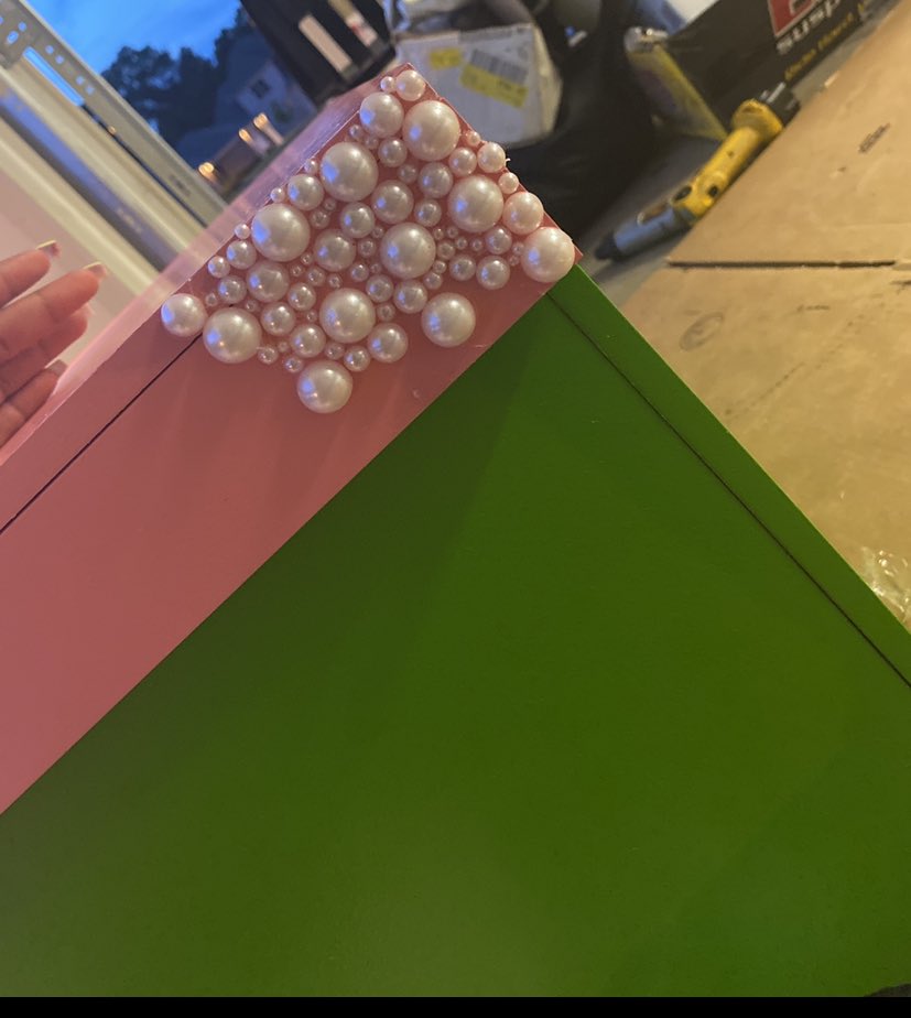 Icy__Bry's tweet image. Y’all I’m doing an AKA shoe storage box and it is coming out sooo cute 💖😭 @BoxesYetta 
Make sure to put your orders in now!  #AKA1908