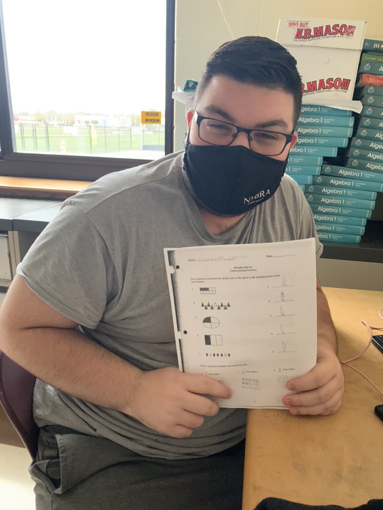 RealPMschool's tweet image. PMers hard at work in applied math! #DreamLeadAchieve @BayShoreSchools