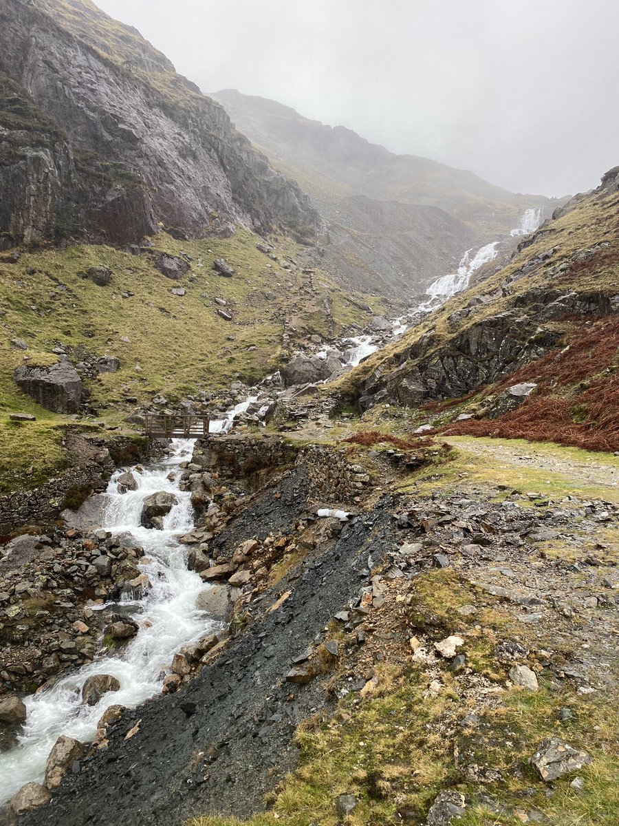 Manclee's tweet photo. Miserable #weather today on the #LakeDistrict #fells. It never stopped! #ConistonOldMan #BrimFell and #SwirlHow @CumbriaMagazine @FeatureCumbria @coniston_oldman @glocky9 @lakedistrictnpa @images_lake @WainwrightRocks @AW_archivist @wkthewainrights @WainwrightPhot2 @wainsoc https://t.co/O8Z4cqlnzi