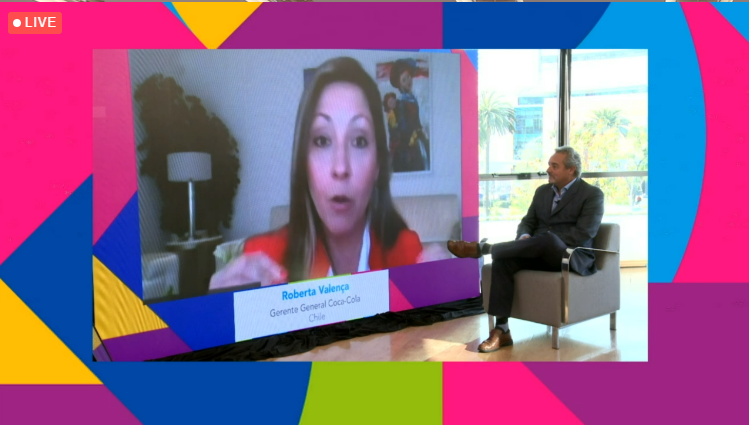 CRCPValpo's tweet photo. [Ahora] 📣"existen muchas maneras creativas de innovar y reducir la contaminación. Hay que entender el impacto de nuestros negocios y hacer la parte que nos corresponde como empresas", responde Roberta Valença, Gerente General Coca-Cola Chile en #24ee #colabora https://t.co/KuaLwZFlGS