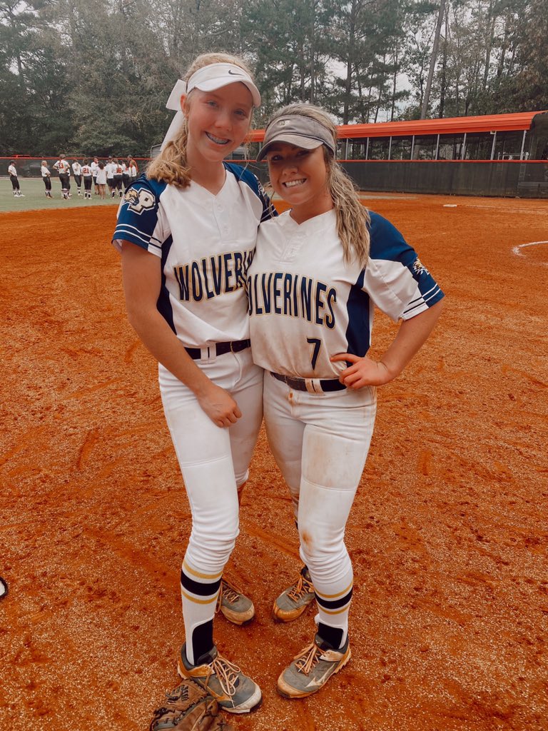 kam_caldwell1's tweet photo. COLUMBUS BOUND💛🖤💍 Super proud of my teammates for going 2-0 against GWA! LETS GO GET THIS RING💍💛🖤 @PACSSoftball https://t.co/SuJWiYXFQ0