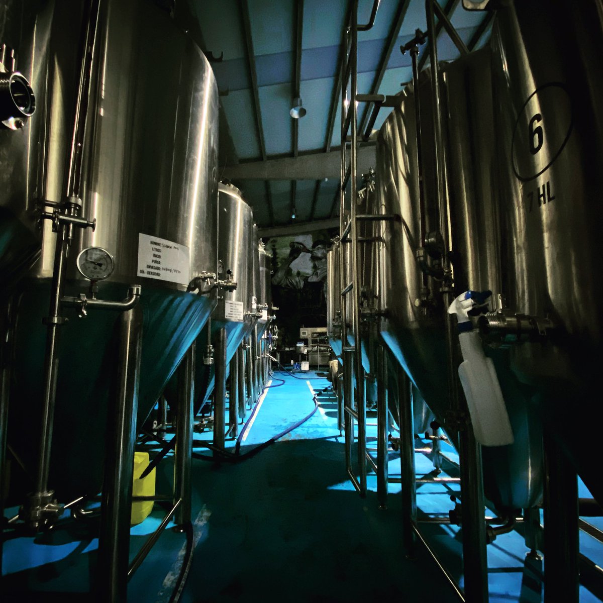 clickandbrew's tweet photo. ¡Evolucionamos como #FábricaColaborativa! Además de producir #cervezaArtesanal, ahora también podrás fabricar con nosotros todo tipo de #bebidasAlcoholicas con las máximas garantías: #Cerveza, #hardSeltzer, #sodas con #alcohol y #refrescos, #extractos naturales, #licores, etc. https://t.co/ilZVrH8acW