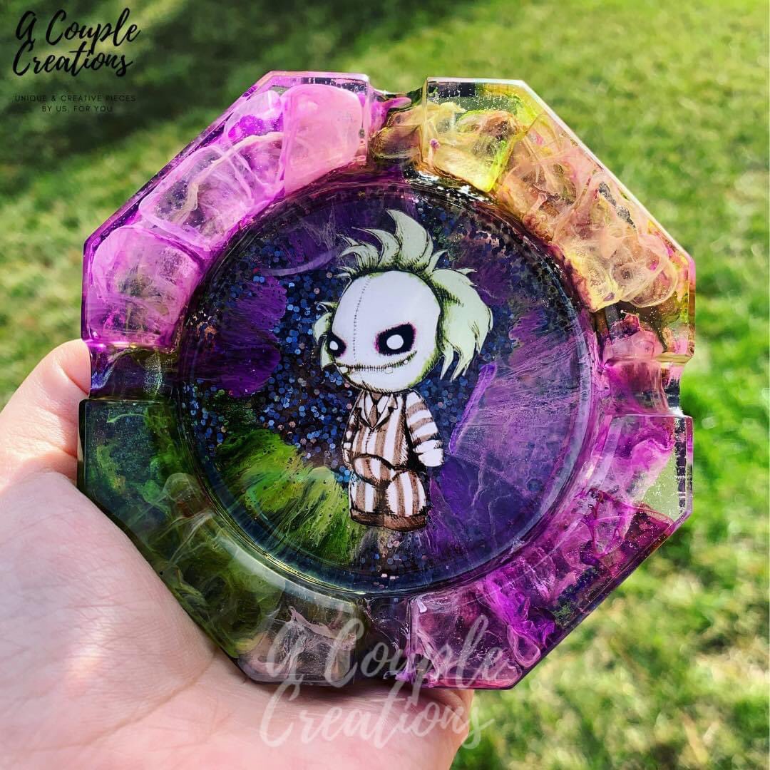 MoonJuicee_'s tweet photo. Beetlejuice added in today’s shop update, along with more Coraline and more Jack &amp; Sally ashtrays! Check it outttt 😏 https://t.co/M2ygSKTktW #resinart #resin https://t.co/qlGa6wX35d