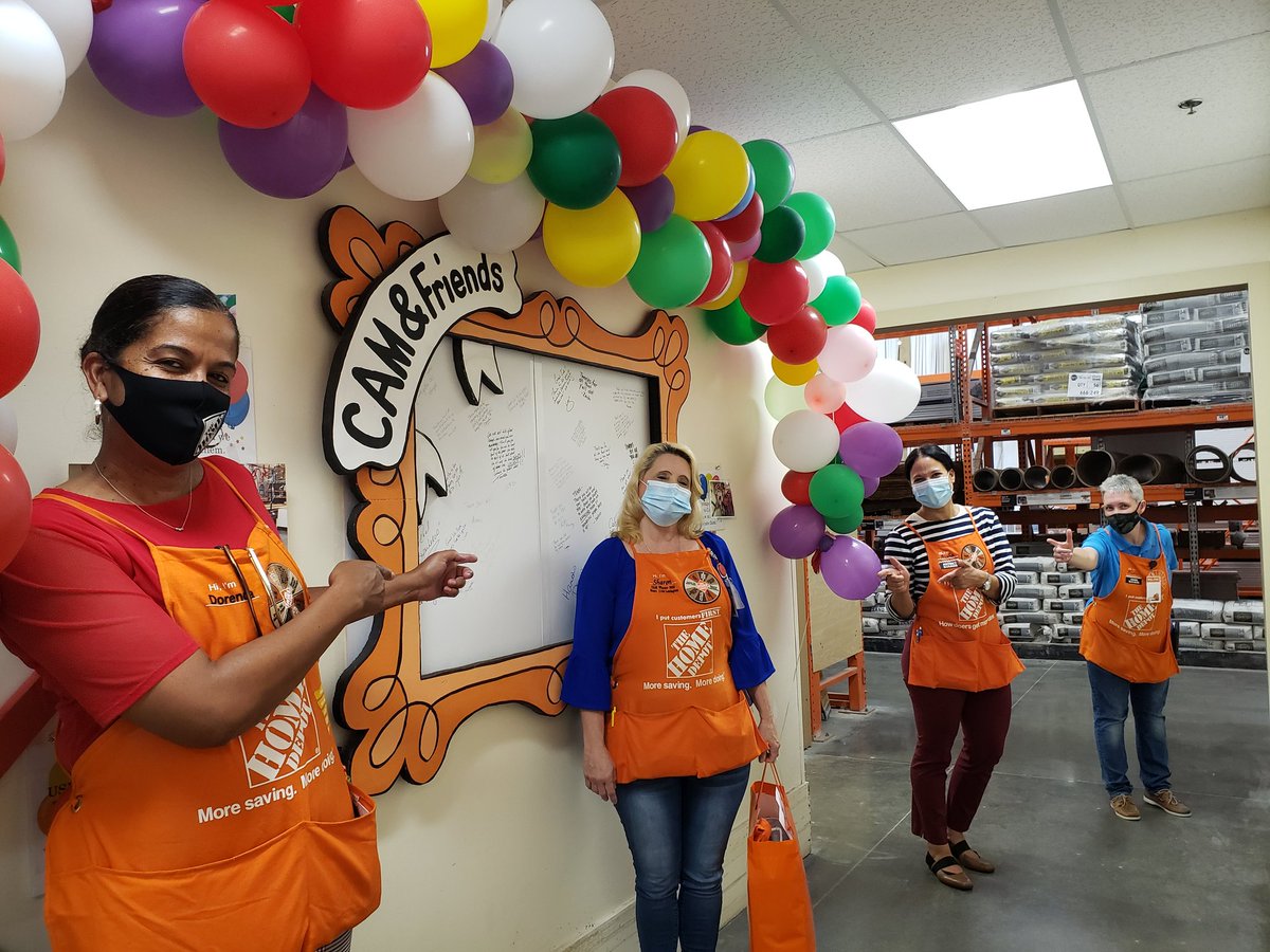 Big congrats to Sharon Harmon
Cashier Appreciation 2020 District 329
Big surprise visit from DM <a href="/AishaALeighton/">Aisha Leighton</a> and DHRM <a href="/DorendaPortee/">Dorenda Portee</a> <a href="/kimwaltzhd/">Kim Waltz</a>