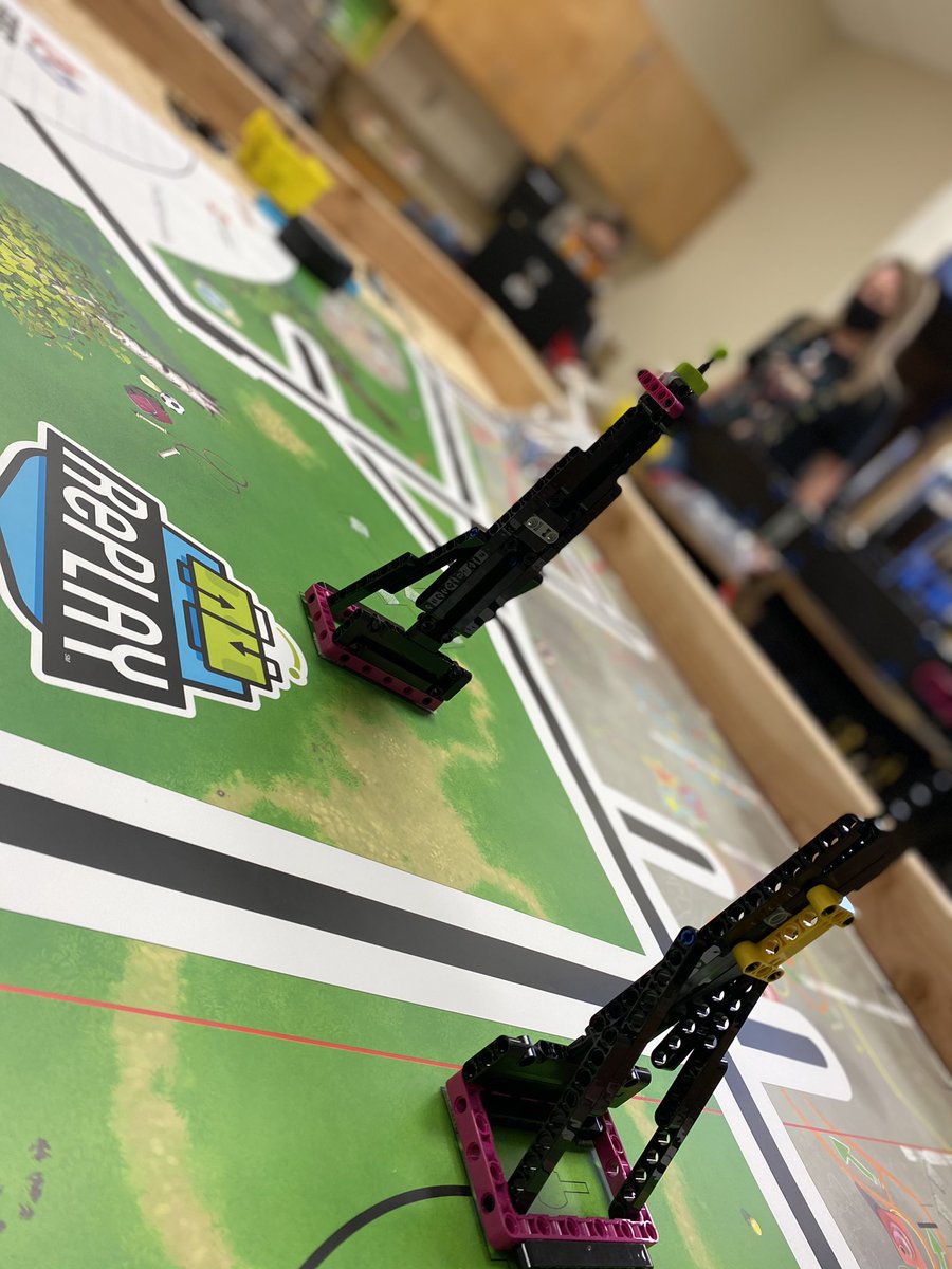 Isabel_Anaya1's tweet photo. @NISDKuentz FLL Team 20588 had its first meet with both in-person and virtual learners 🤖 They were SO excited that they didn’t want our first meet to end!  #KuentzFLL #FLL #STEMeducation #RePlay #FIRSTLEGOLeague #NISDBackTogetherBetter https://t.co/WswPobinkc