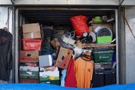 When people put their belongings into a storage unit, most of the time they don’t even step foot in there again until they get rid of the unit.

Why buy and store if you can rent!
eazent.com
#easyrent #rental #portlander #Millennials #rentership