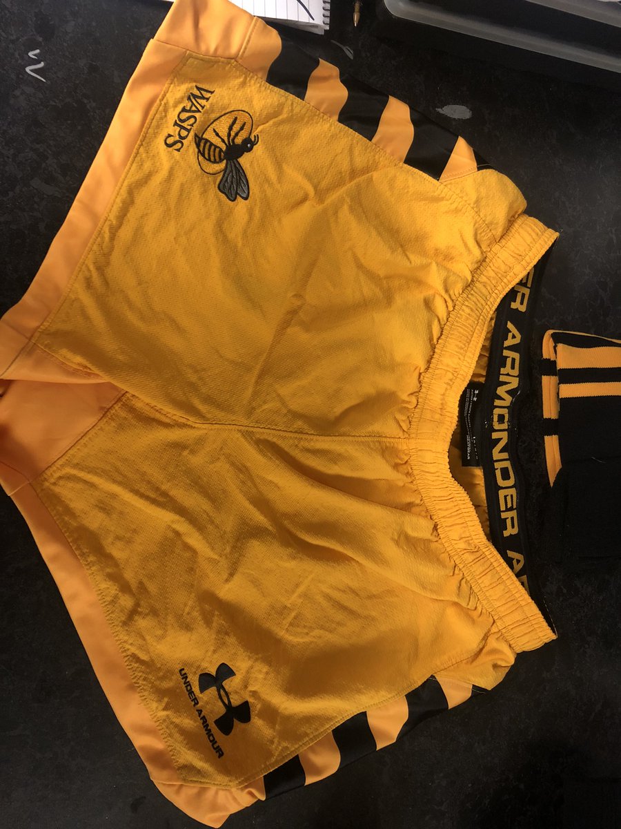 WaspsKitMan's tweet image. Kitman Clearout. To be in the hat to own a pair of shorts and socks worn in Saturday’s Final, follow, like, Retweet #everykitmanknows 15 and your choice of L or XXL.   🍷