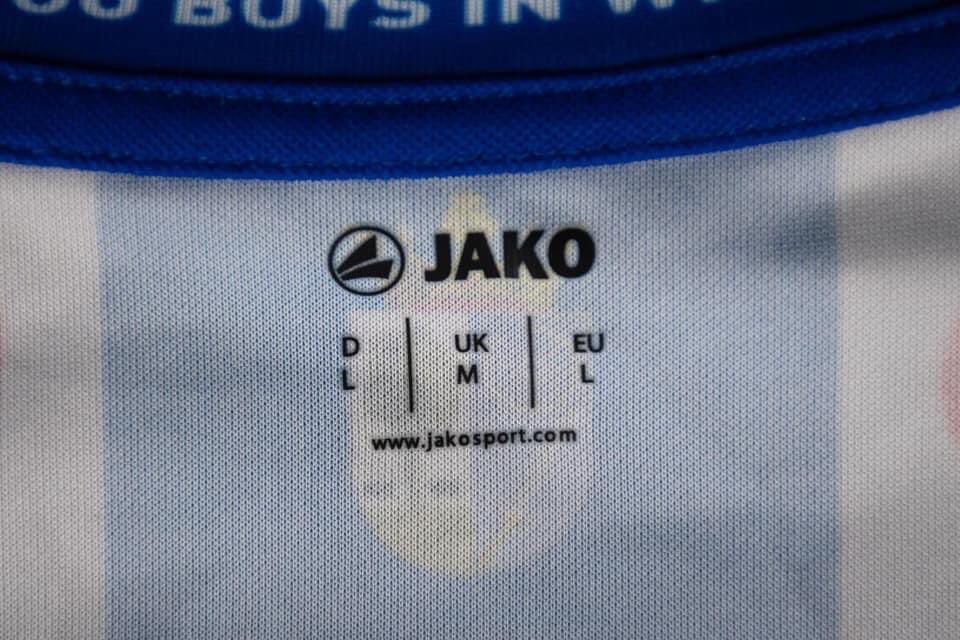 Nu in de veiling: een door de selectie gesigneerd shirt van <a href="/scHeerenveen/">sc Heerenveen</a> seizoen ‘19/‘20

Bieden voor het goede doel kan tot donderdag 19u via facebook.com/76690786671101…

#heerenveen #scheerenveen #fryslan