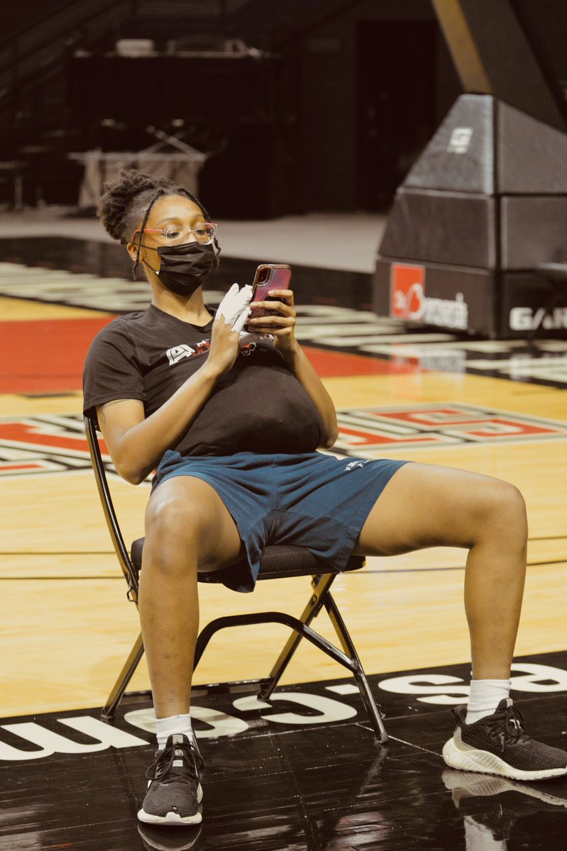 Arkansas State Volleyball ๐ (@astatevb) on Twitter photo โspooky scary skeletons, send shivers down your spine...โ ๐ โspooky scary skeletons, send shivers down your spine...โ ๐